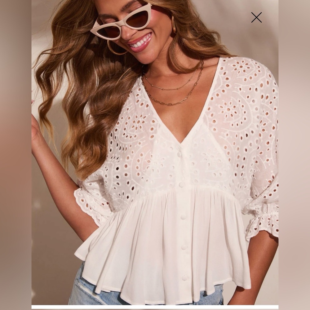 Vici - En Crème - Charm Hour Peasant Eyelet Blouse - Off White / L